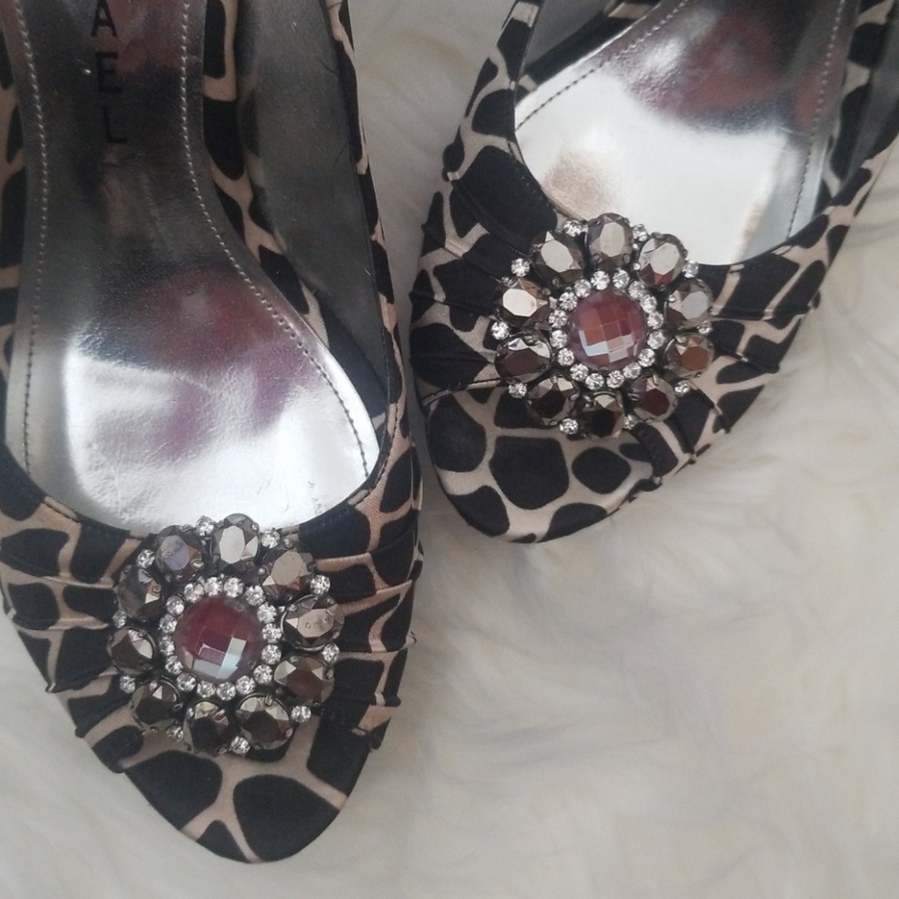 Sexy Animal Print Heels by Michael SZ 6 - Picture 2 of 8